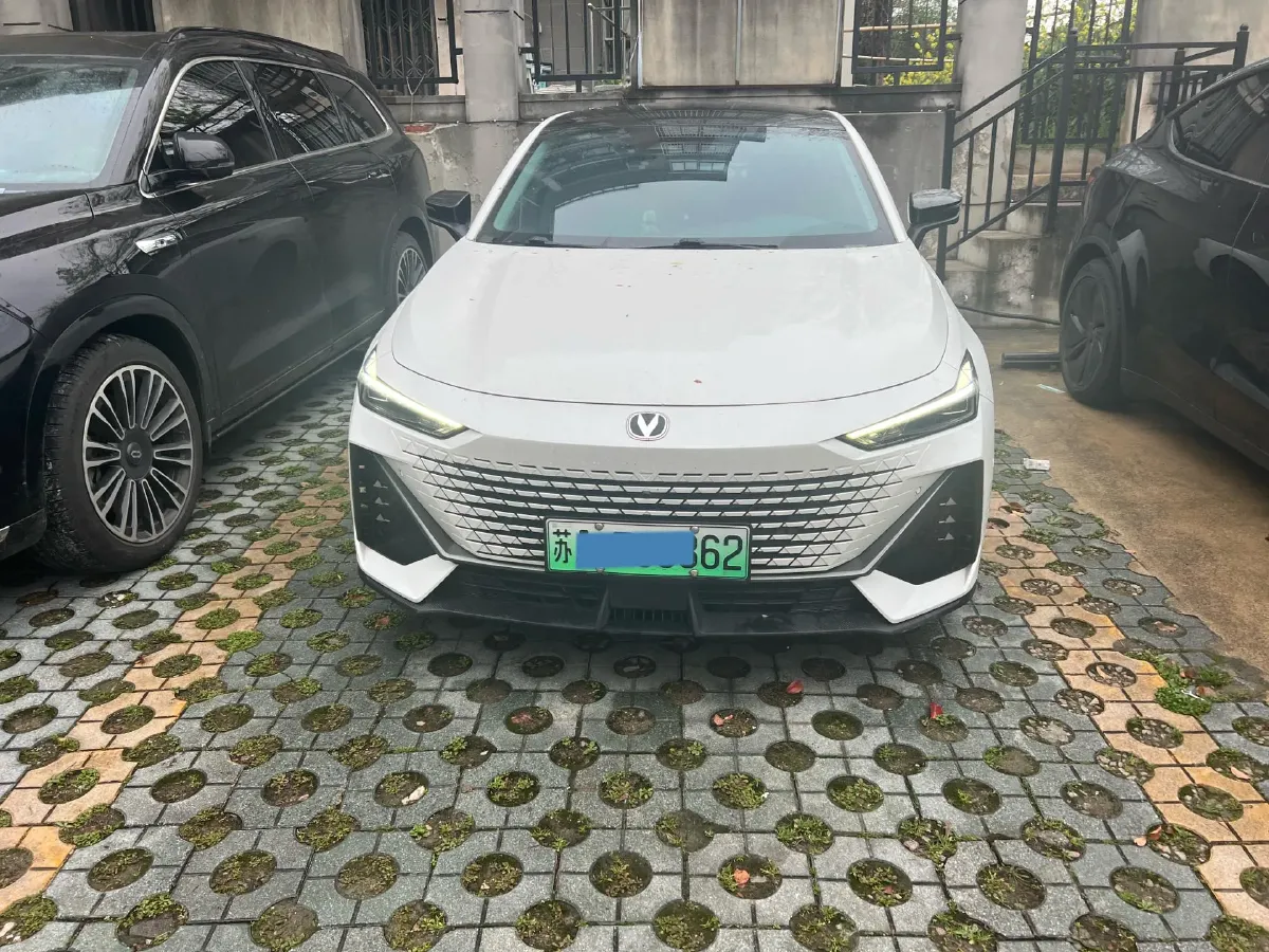 2023 ChangAn UNI-V iDD 1.5T 170HP L4 6TCT PHEV 18.4KWH,autocango,china used car exporter,china ev exporter,chinese used car exporter,chinese used ev exporter