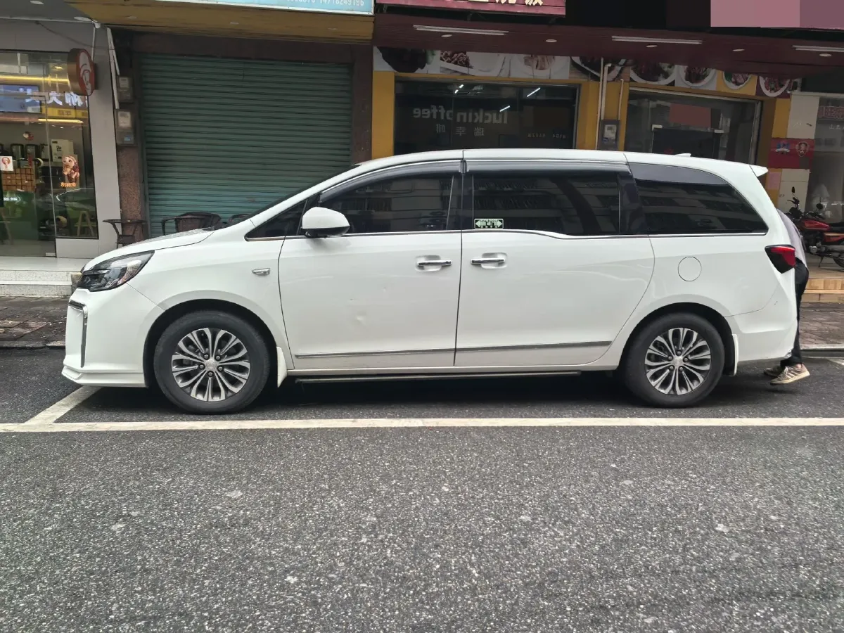 2022 Buick GL8 2.0T 237HP L4 9AT,autocango,china used car exporter,china ev exporter,chinese used car exporter,chinese used ev exporter