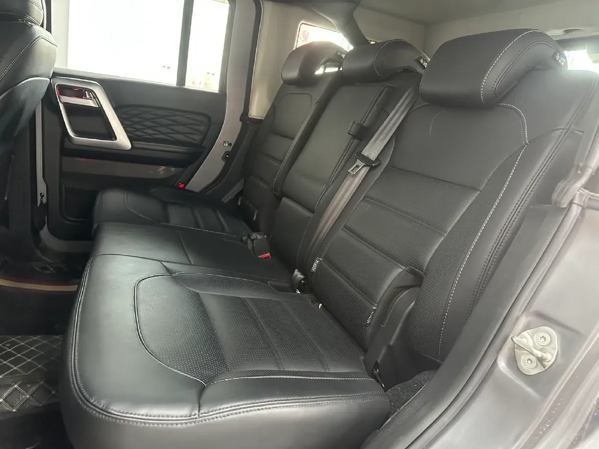 2023 Beijing BJ40 2.0T 224HP L4 8AT,autocango,china used car exporter,china ev exporter,chinese used car exporter,chinese used ev exporter