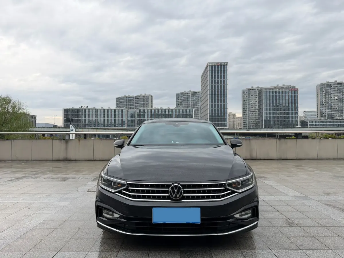 2024 Volkswagen Magotan 2.0T 186HP L4 7DCT,autocango,china used car exporter,china ev exporter,chinese used car exporter,chinese used ev exporter
