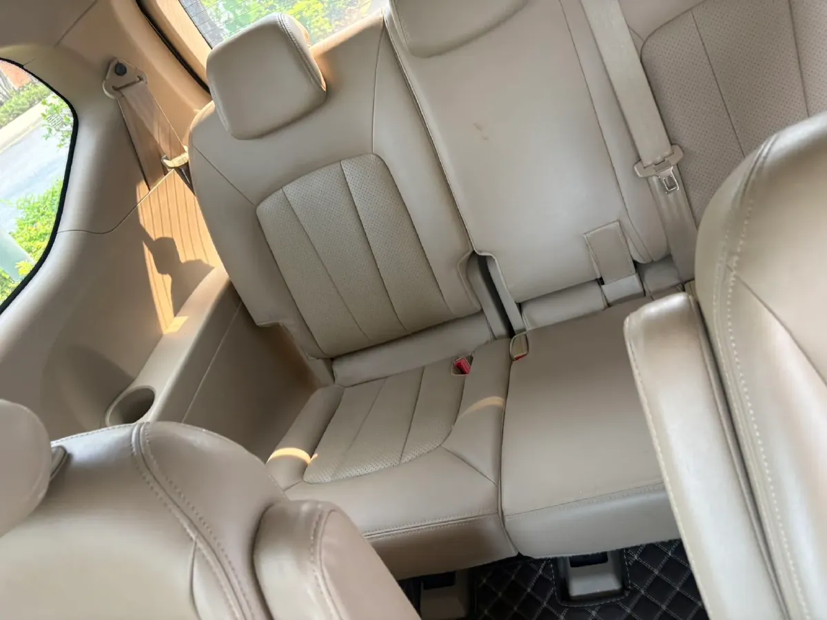 2016 BaoJun 730 1.5L 112HP L4 5MT,autocango,china used car exporter,china ev exporter,chinese used car exporter,chinese used ev exporter