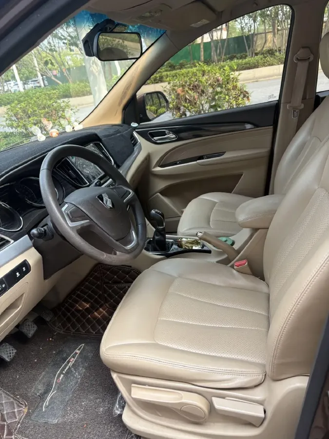 2016 BaoJun 730 1.5L 112HP L4 5MT,autocango,china used car exporter,china ev exporter,chinese used car exporter,chinese used ev exporter