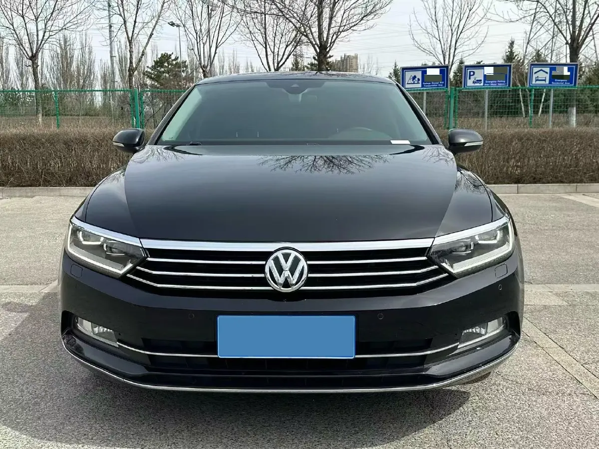 2018 Volkswagen Magotan 1.8T 180HP L4 7DCT,autocango,china used car exporter,china ev exporter,chinese used car exporter,chinese used ev exporter