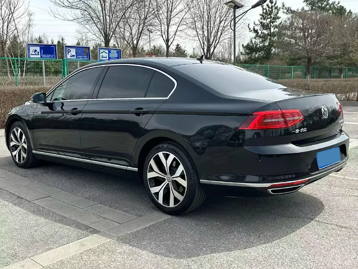 2018 Volkswagen Magotan 1.8T 180HP L4 7DCT,autocango,china used car exporter,china ev exporter,chinese used car exporter,chinese used ev exporter