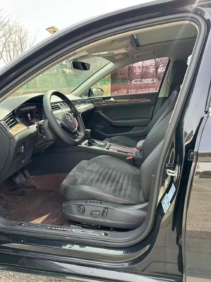 2018 Volkswagen Magotan 1.8T 180HP L4 7DCT,autocango,china used car exporter,china ev exporter,chinese used car exporter,chinese used ev exporter