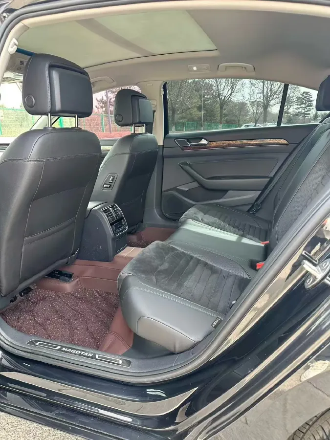 2018 Volkswagen Magotan 1.8T 180HP L4 7DCT,autocango,china used car exporter,china ev exporter,chinese used car exporter,chinese used ev exporter
