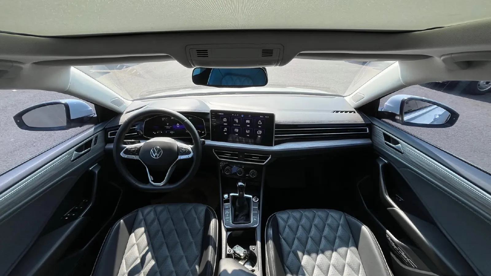 2023 Volkswagen Sagitar 1.5T 160HP L4 7DCT,autocango,china used car exporter,china ev exporter,chinese used car exporter,chinese used ev exporter