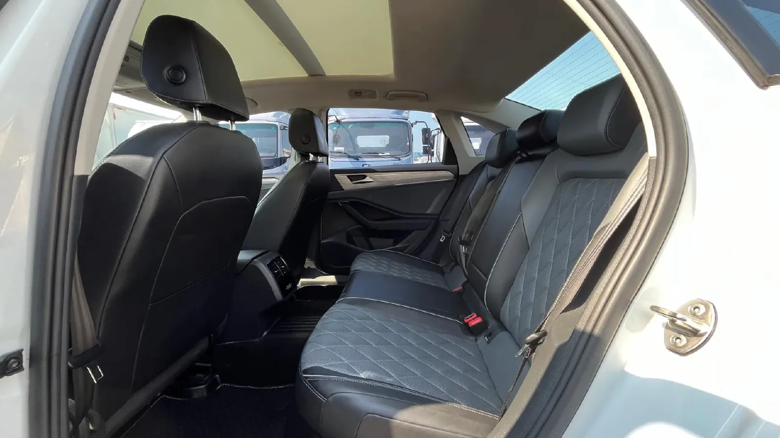 2023 Volkswagen Sagitar 1.5T 160HP L4 7DCT,autocango,china used car exporter,china ev exporter,chinese used car exporter,chinese used ev exporter