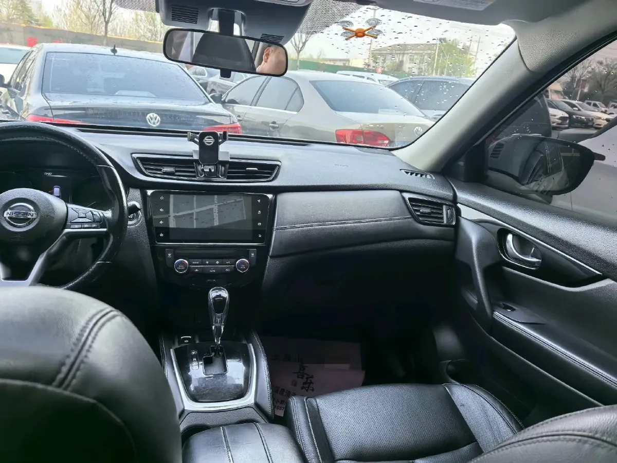 2021 Nissan X-Trail 2.0L 151HP L4 CVT,autocango,china used car exporter,china ev exporter,chinese used car exporter,chinese used ev exporter