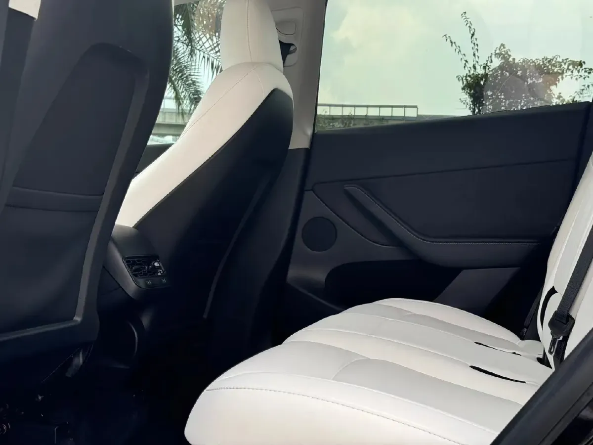 2022 Tesla Model Y BEV 60KWH,autocango,china used car exporter,china ev exporter,chinese used car exporter,chinese used ev exporter