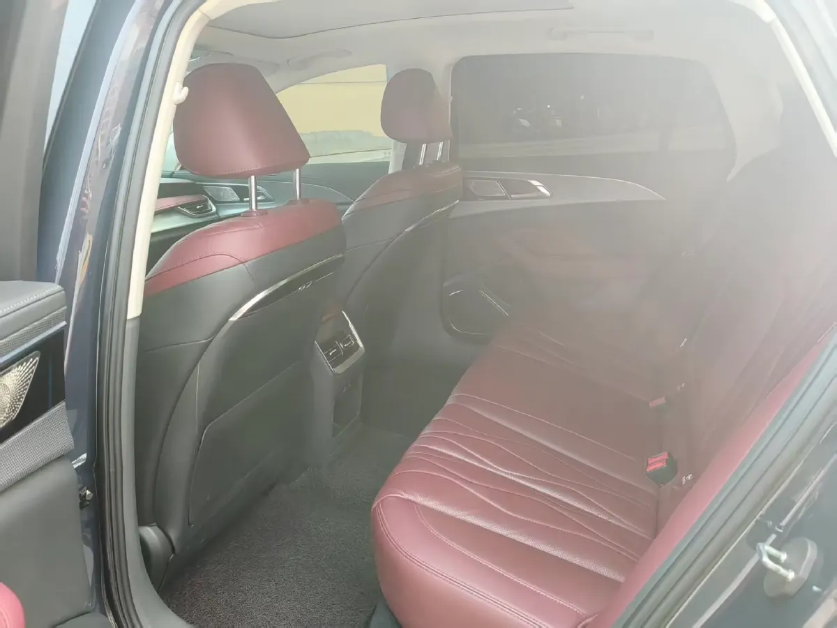 2025 HongQi H5 2.0T 224HP L4 8AT,autocango,china used car exporter,china ev exporter,chinese used car exporter,chinese used ev exporter