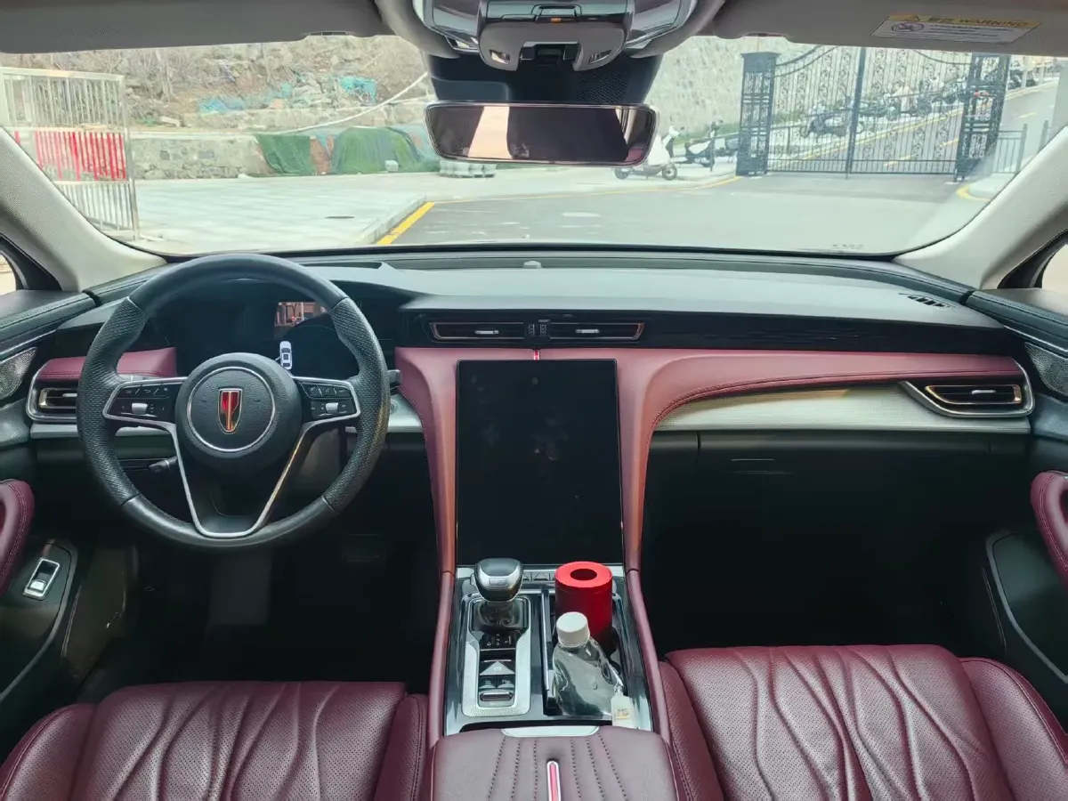 2025 HongQi H5 2.0T 224HP L4 8AT,autocango,china used car exporter,china ev exporter,chinese used car exporter,chinese used ev exporter