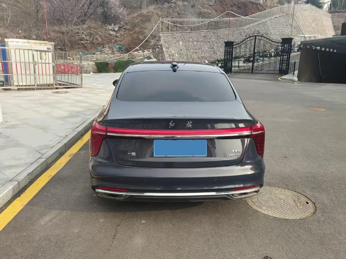 2025 HongQi H5 2.0T 224HP L4 8AT,autocango,china used car exporter,china ev exporter,chinese used car exporter,chinese used ev exporter