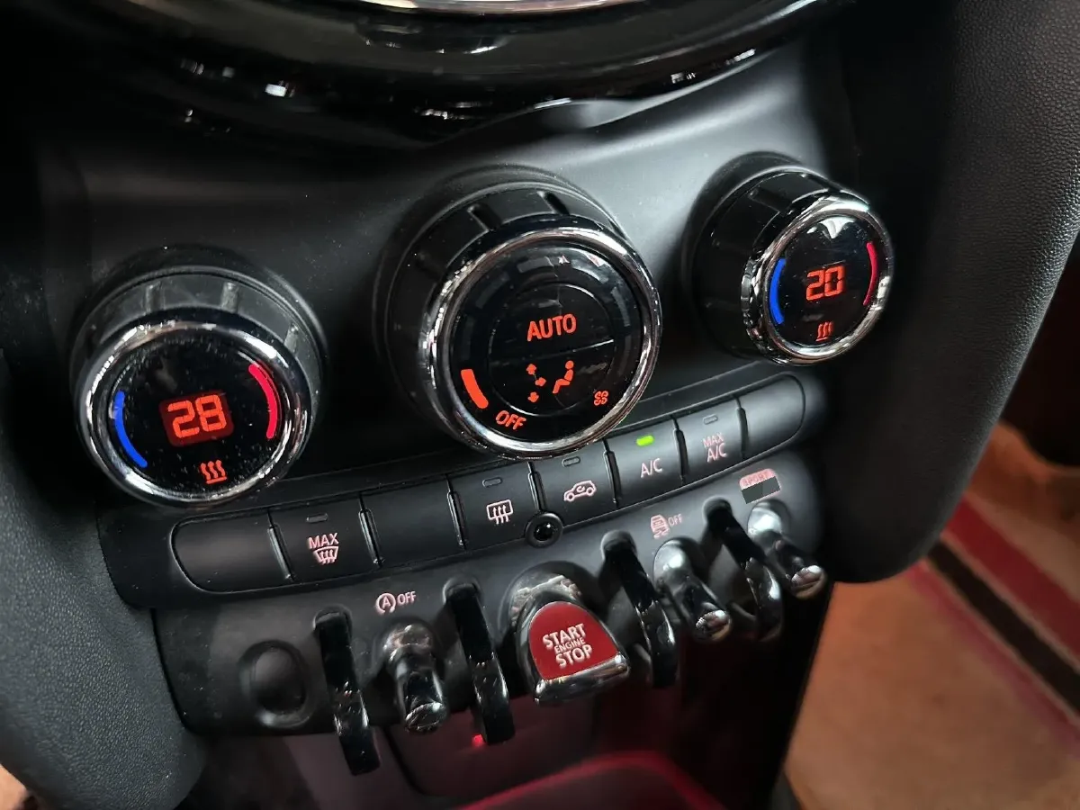 2019 MINI MINI 1.5T 136HP L3 7DCT,autocango,china used car exporter,china ev exporter,chinese used car exporter,chinese used ev exporter