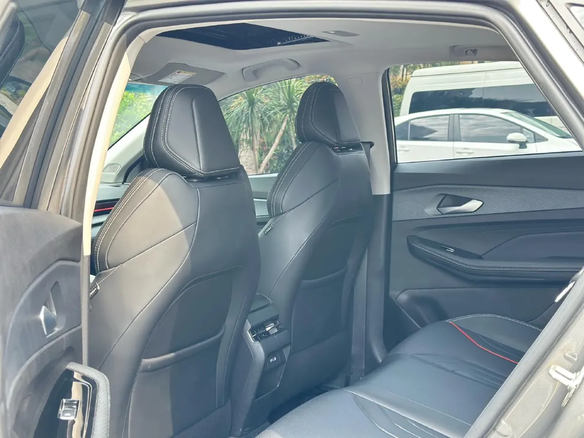 2024 Geely Binray 1.5T 181HP L4 7DCT,autocango,china used car exporter,china ev exporter,chinese used car exporter,chinese used ev exporter