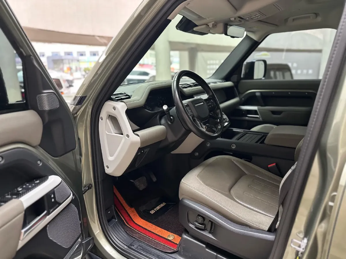 2020 Land Rover Defender 3.0T 400HP L6 8AT,autocango,china used car exporter,china ev exporter,chinese used car exporter,chinese used ev exporter