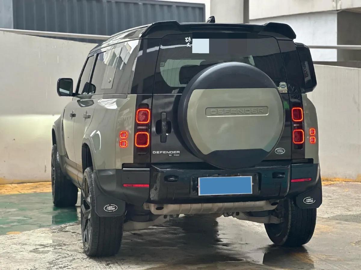 2020 Land Rover Defender 3.0T 400HP L6 8AT,autocango,china used car exporter,china ev exporter,chinese used car exporter,chinese used ev exporter