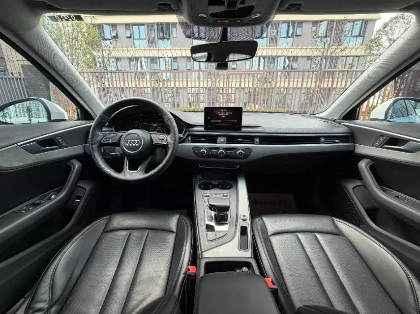 2019 Audi A4L 2.0T 190HP L4 7DCT,autocango,china used car exporter,china ev exporter,chinese used car exporter,chinese used ev exporter