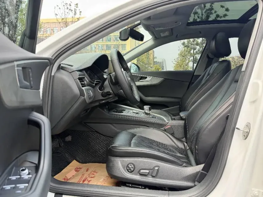 2019 Audi A4L 2.0T 190HP L4 7DCT,autocango,china used car exporter,china ev exporter,chinese used car exporter,chinese used ev exporter