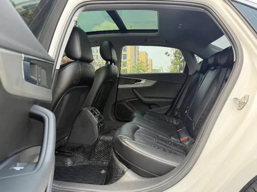 2019 Audi A4L 2.0T 190HP L4 7DCT,autocango,china used car exporter,china ev exporter,chinese used car exporter,chinese used ev exporter