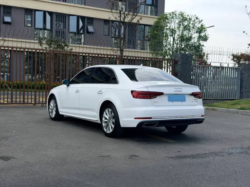 2019 Audi A4L 2.0T 190HP L4 7DCT,autocango,china used car exporter,china ev exporter,chinese used car exporter,chinese used ev exporter