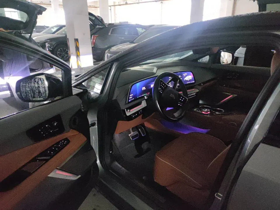 2024 Cadillac OPTIQ BEV 79.7KWH,autocango,china used car exporter,china ev exporter,chinese used car exporter,chinese used ev exporter