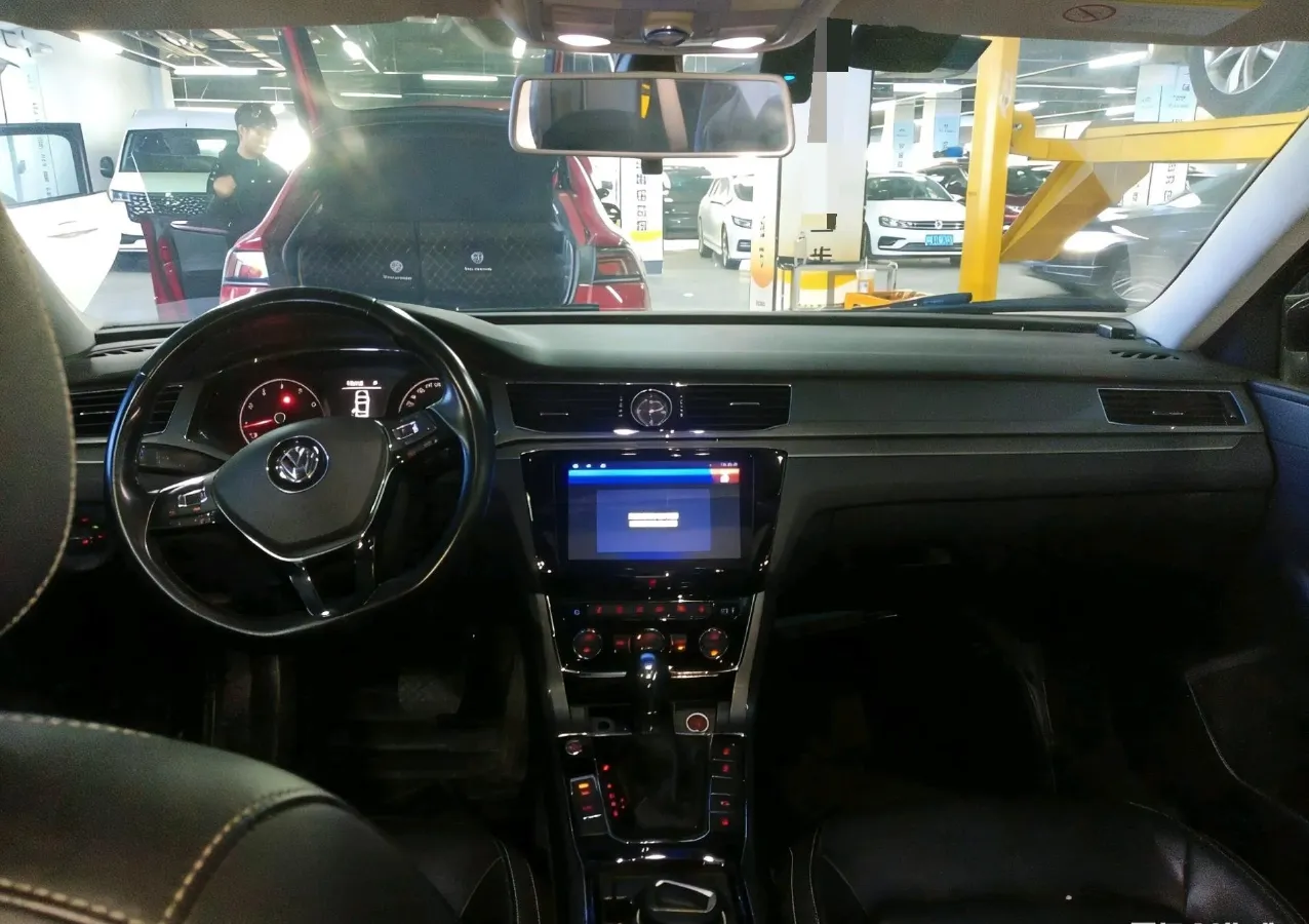 2017 Volkswagen Passat 1.8T 180HP L4 7DCT,autocango,china used car exporter,china ev exporter,chinese used car exporter,chinese used ev exporter