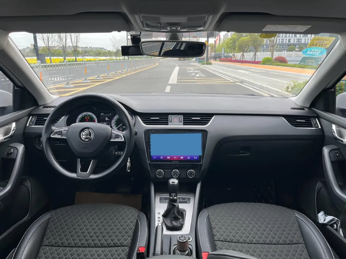 2018 Skoda Octavia 1.6L 110HP L4 6AT,autocango,china used car exporter,china ev exporter,chinese used car exporter,chinese used ev exporter