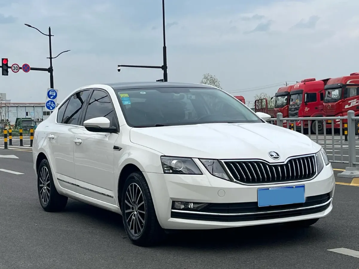 2018 Skoda Octavia 1.6L 110HP L4 6AT,autocango,china used car exporter,china ev exporter,chinese used car exporter,chinese used ev exporter