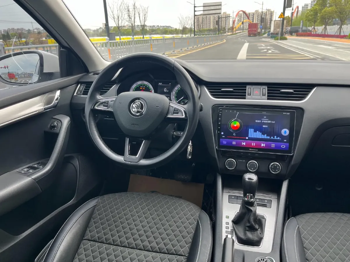 2018 Skoda Octavia 1.6L 110HP L4 6AT,autocango,china used car exporter,china ev exporter,chinese used car exporter,chinese used ev exporter