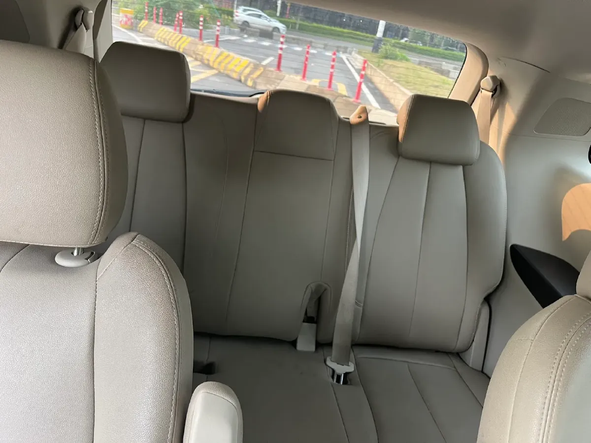 2023 Buick GL8 2.0T 237HP L4 9AT,autocango,china used car exporter,china ev exporter,chinese used car exporter,chinese used ev exporter