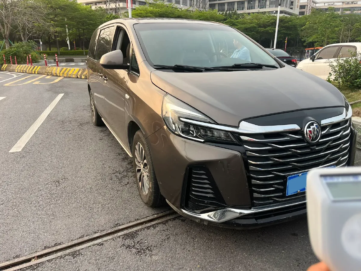 2023 Buick GL8 2.0T 237HP L4 9AT,autocango,china used car exporter,china ev exporter,chinese used car exporter,chinese used ev exporter