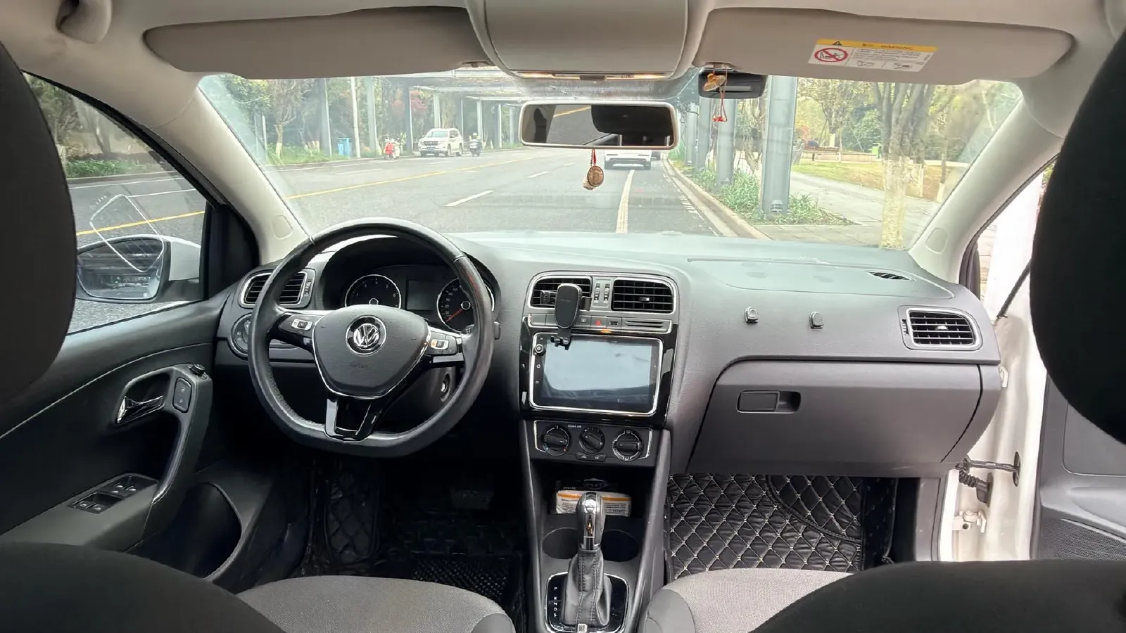 2016 Volkswagen Polo 1.6L 110HP L4 6AT,autocango,china used car exporter,china ev exporter,chinese used car exporter,chinese used ev exporter