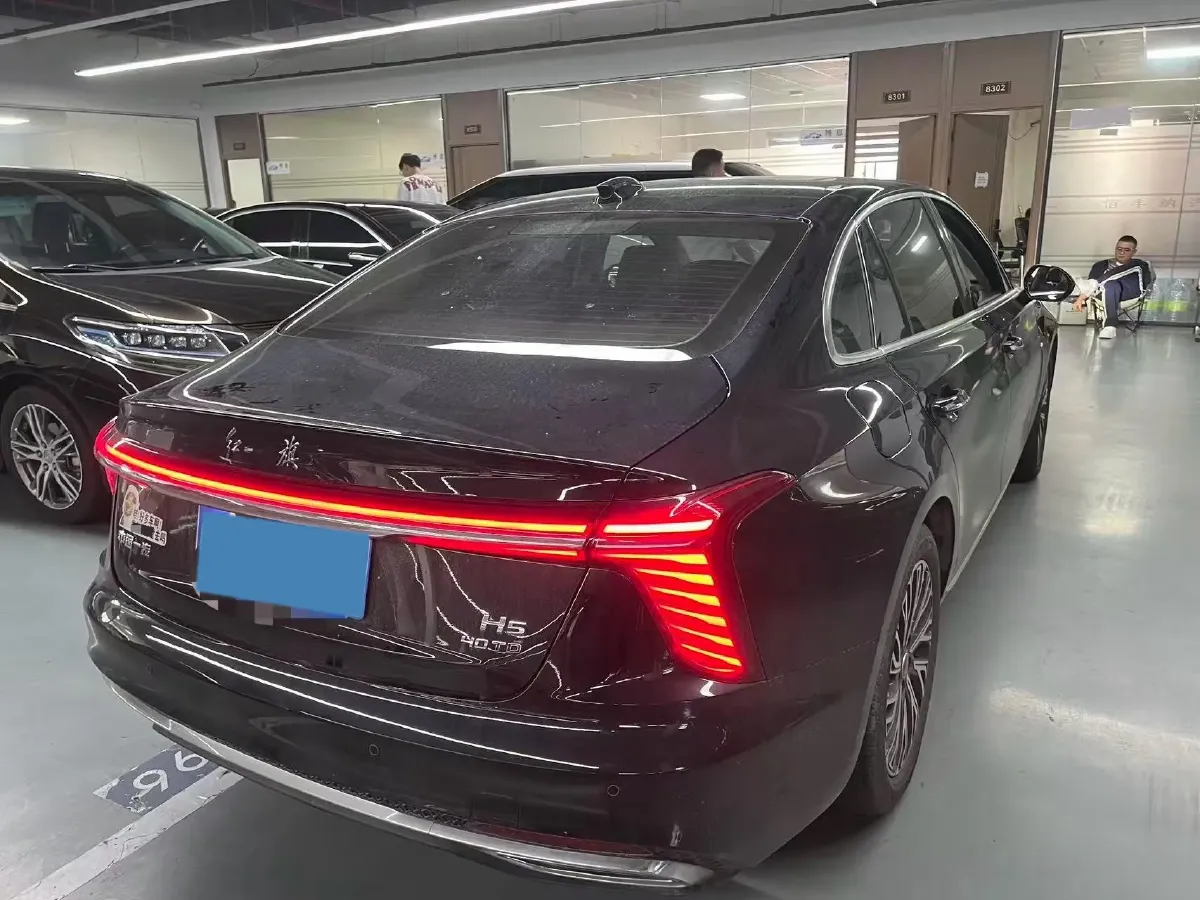 2025 HongQi H5 1.5T 169HP L4 1DHT Hybrid,autocango,china used car exporter,china ev exporter,chinese used car exporter,chinese used ev exporter