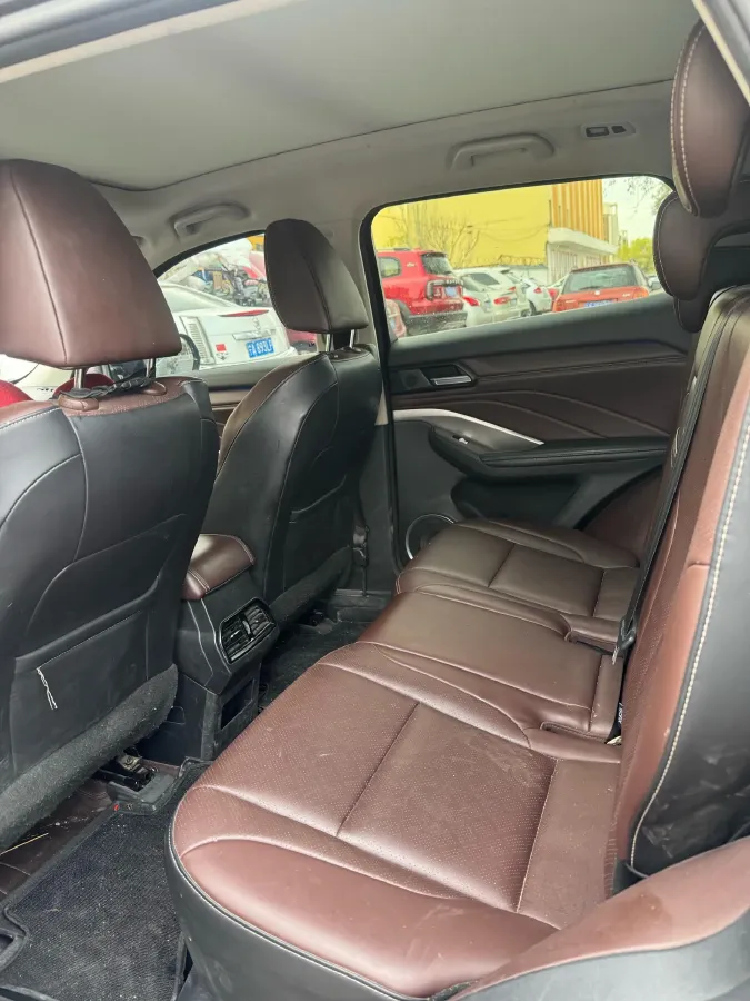 2021 WEY VV6 2.0T 227HP L4 7DCT,autocango,china used car exporter,china ev exporter,chinese used car exporter,chinese used ev exporter