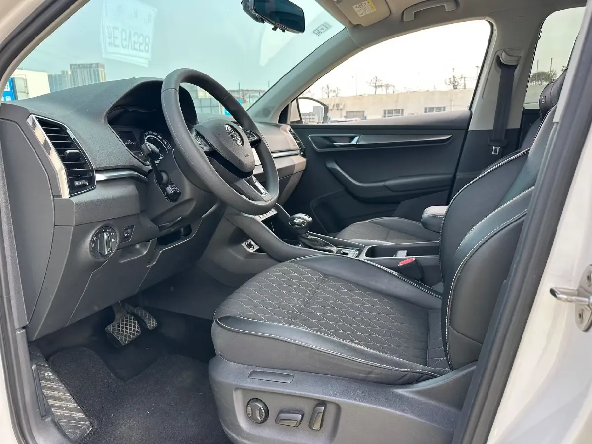 2020 Skoda Karoq 1.4T 150HP L4 7DCT,autocango,china used car exporter,china ev exporter,chinese used car exporter,chinese used ev exporter