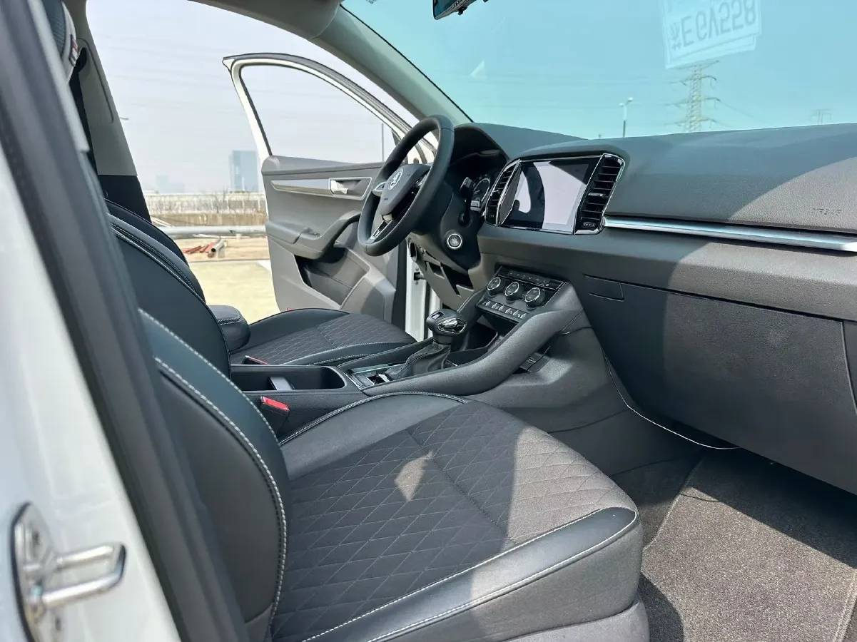 2020 Skoda Karoq 1.4T 150HP L4 7DCT,autocango,china used car exporter,china ev exporter,chinese used car exporter,chinese used ev exporter