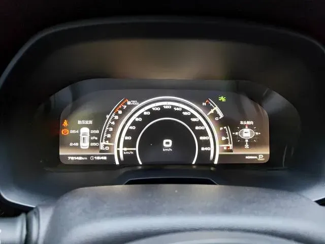 2017 WEY VV7 2.0T 234HP L4 7DCT,autocango,china used car exporter,china ev exporter,chinese used car exporter,chinese used ev exporter