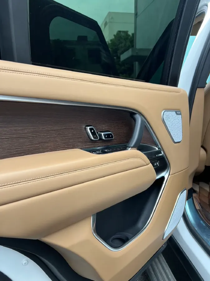 2024 Land Rover Range Rover 3.0T 400HP L6 8AT,autocango,china used car exporter,china ev exporter,chinese used car exporter,chinese used ev exporter