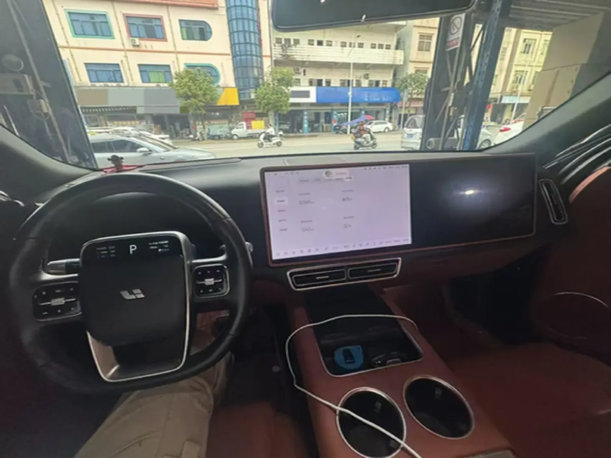 2023 Li L8 Range Extended 154HP REEV 40.9KWH,autocango,china used car exporter,china ev exporter,chinese used car exporter,chinese used ev exporter