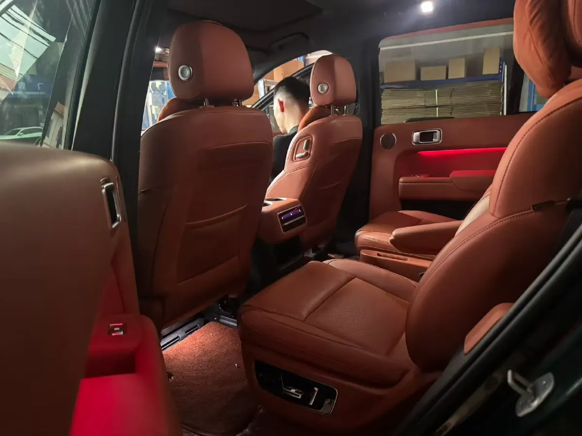 2023 Li L8 Range Extended 154HP REEV 40.9KWH,autocango,china used car exporter,china ev exporter,chinese used car exporter,chinese used ev exporter