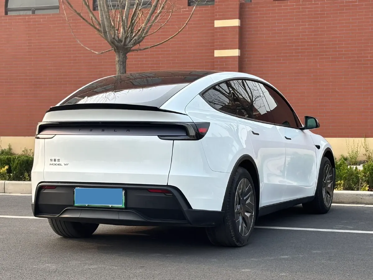 2025 Tesla Model Y L BEV,autocango,china used car exporter,china ev exporter,chinese used car exporter,chinese used ev exporter