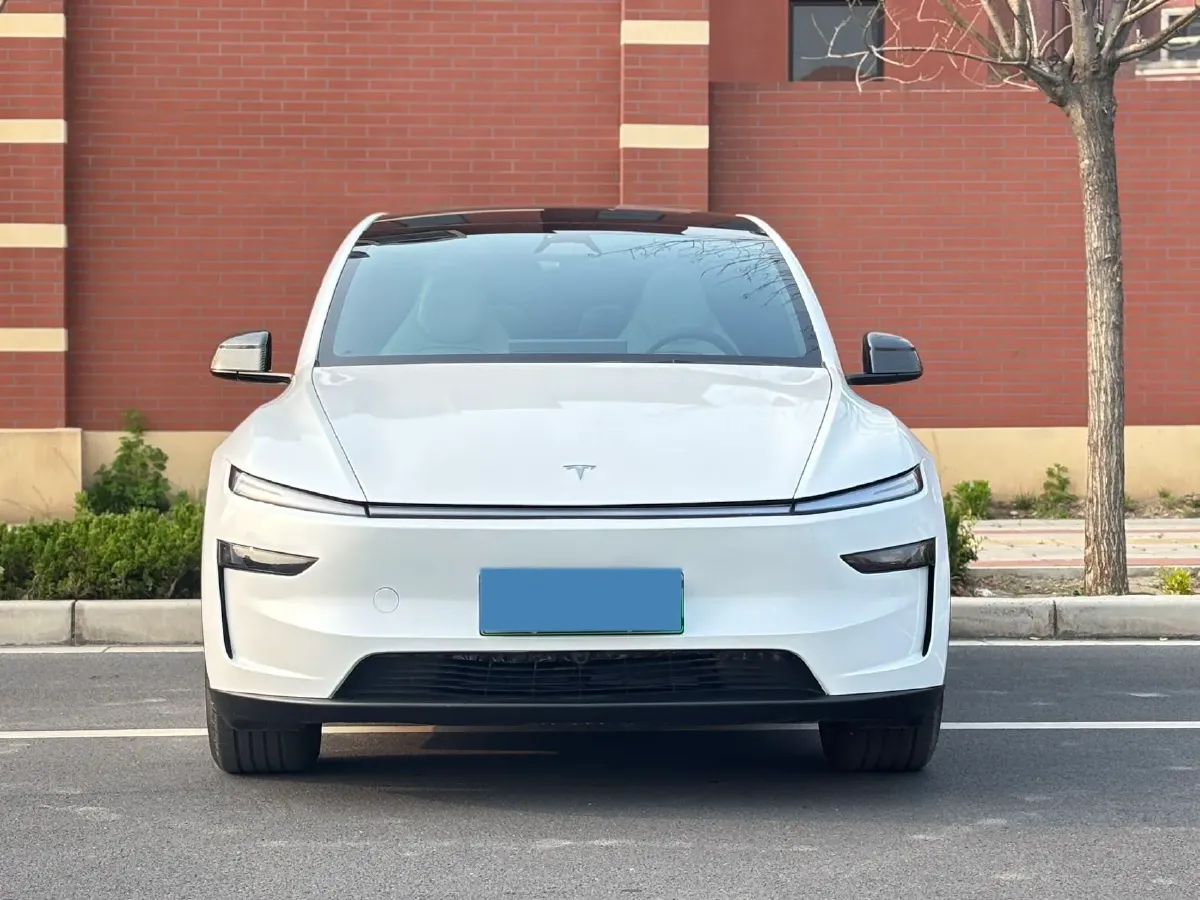 2025 Tesla Model Y L BEV,autocango,china used car exporter,china ev exporter,chinese used car exporter,chinese used ev exporter