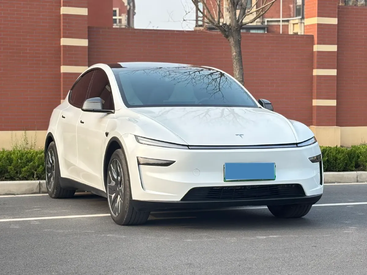 2025 Tesla Model Y L BEV,autocango,china used car exporter,china ev exporter,chinese used car exporter,chinese used ev exporter