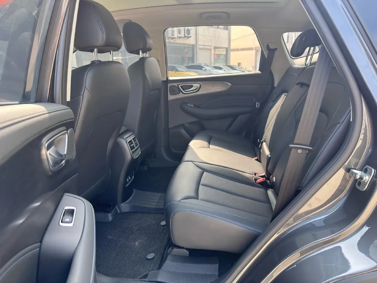 2025 Roewe RX5 1.5T 181HP L4 7DCT,autocango,china used car exporter,china ev exporter,chinese used car exporter,chinese used ev exporter