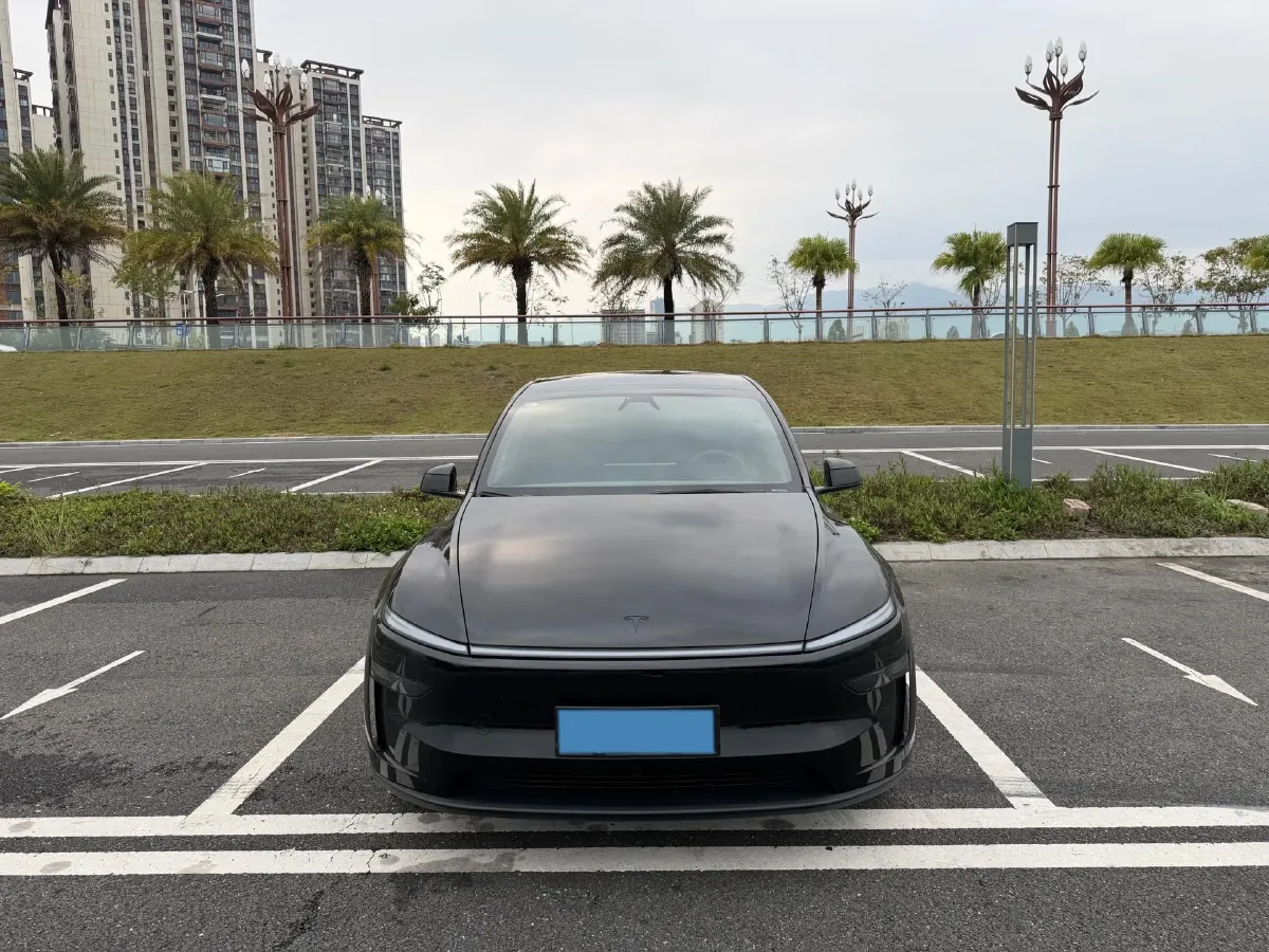 2025 Tesla Model Y L BEV,autocango,china used car exporter,china ev exporter,chinese used car exporter,chinese used ev exporter