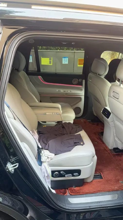 2024 AITO AITO M9 1.5T 152HP L4 REEV 42KWH,autocango,china used car exporter,china ev exporter,chinese used car exporter,chinese used ev exporter