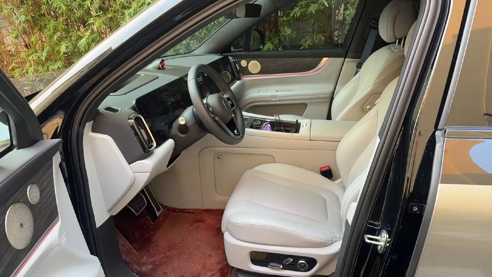 2024 AITO AITO M9 1.5T 152HP L4 REEV 42KWH,autocango,china used car exporter,china ev exporter,chinese used car exporter,chinese used ev exporter