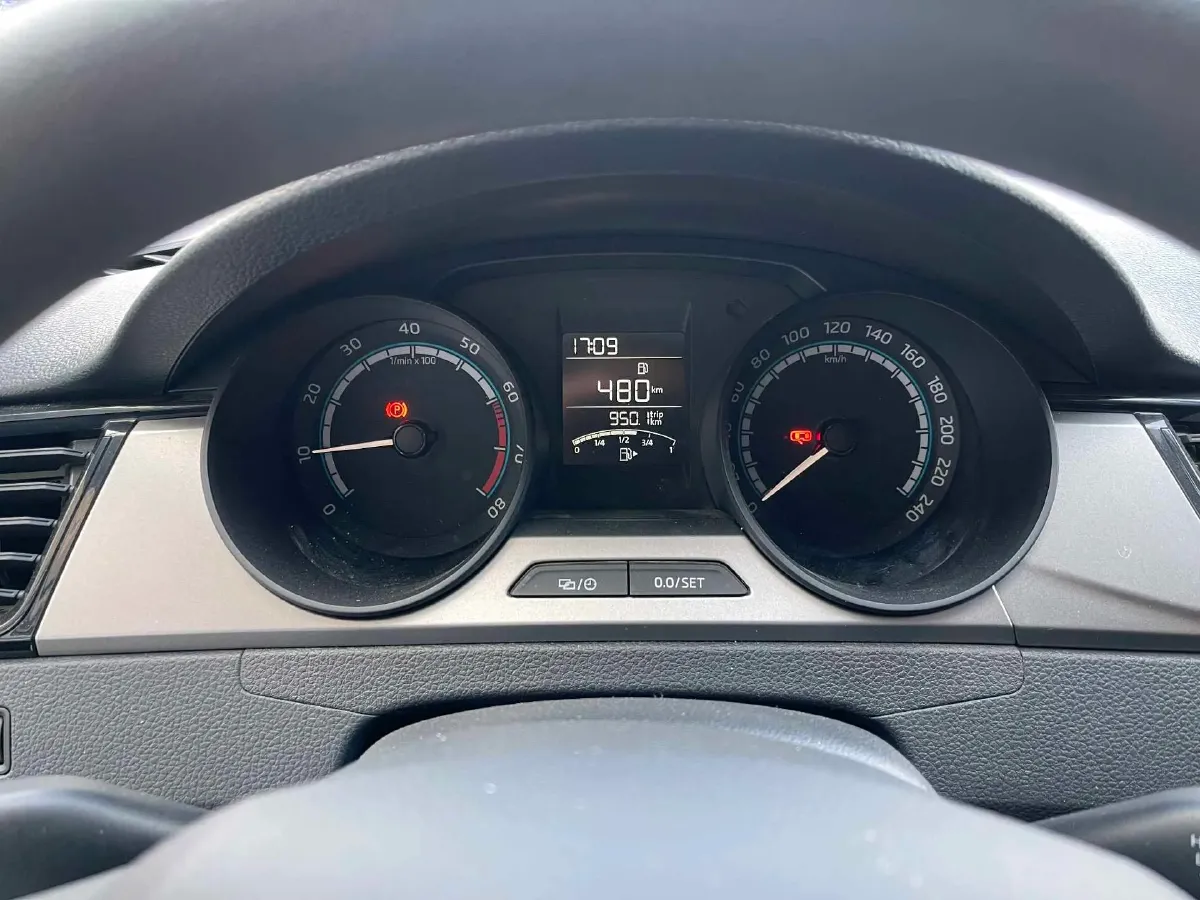 2020 Skoda Rapid 1.5L 112HP L4 5MT,autocango,china used car exporter,china ev exporter,chinese used car exporter,chinese used ev exporter