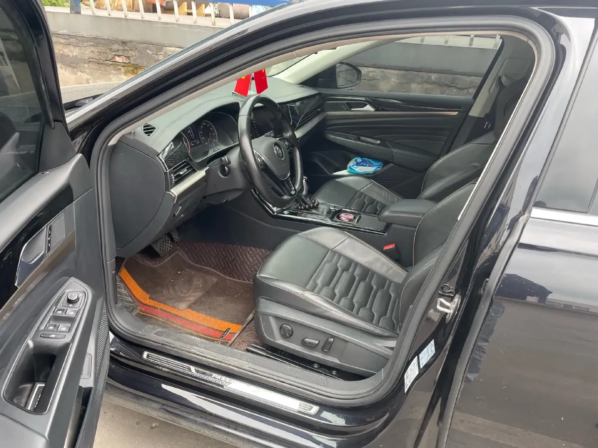 2020 Volkswagen Passat 2.0T 186HP L4 7DCT,autocango,china used car exporter,china ev exporter,chinese used car exporter,chinese used ev exporter